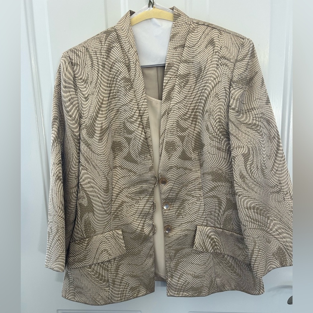 Flores & Flores Women's 100% Silk Beige Three Piece Pantsuit Size 6 - Picture 10 of 15
